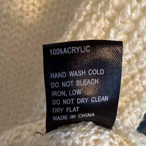 POL Yarn Knit Sweater - Picture 5 of 7